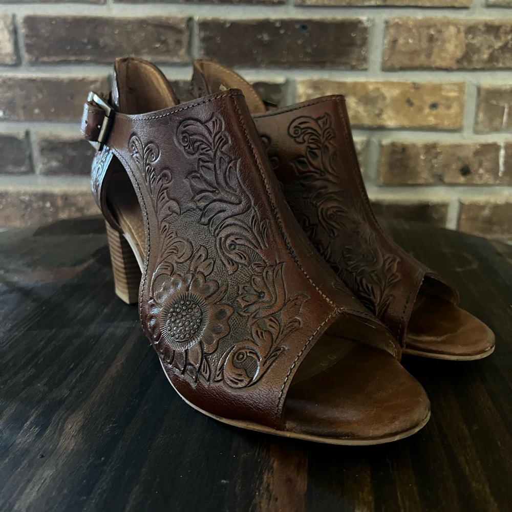 Roper Womens Tan Leather Mika Closed Back Peep Toe Heels
